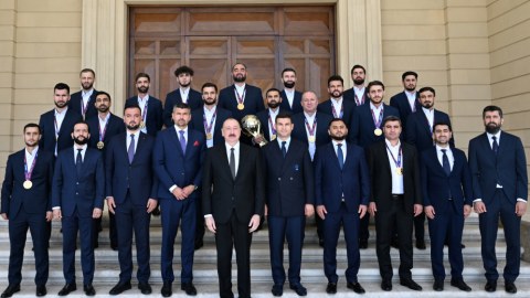 İlham Əliyev dünya çempionatının qaliblərini qəbul etdi