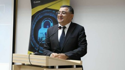 Azərbaycanda nazir müavini işdən çıxarıldı