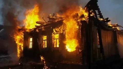 Balakəndə 55 yaşlı kişi evini YANDIRDI