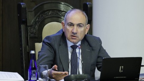 Paşinyan məşhur qəzeti məhkəməyə verir
