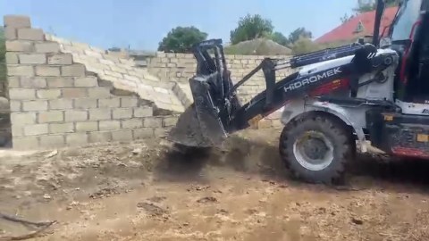 Zərdabda vətəndaşın tövləsi qanunsuz sökülüb? &ndash; İcra başçısı DANIŞDI