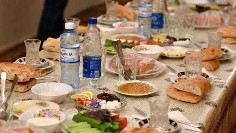 Yas mərasimlərində yemək verənlər CƏRİMƏLƏNƏCƏK?