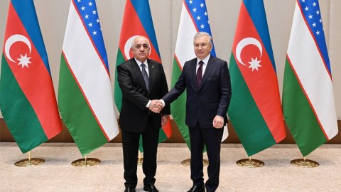 Əli Əsədov Mirziyoyevlə görüşdü