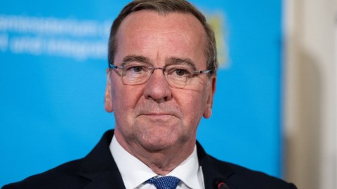 Almaniyanın müdafiə nazirindən Kiyevə gözlənilməz səfər