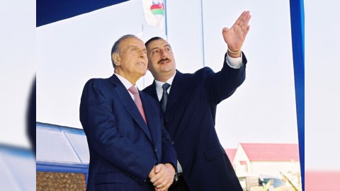 Azərbaycan xalqının tarixi nailiyyəti