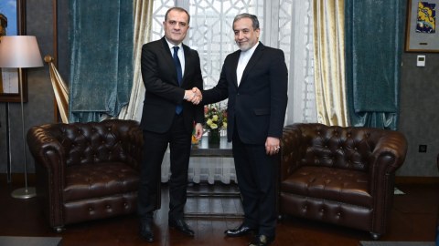 Ceyhun Bayramov iranlı həmkarı ilə hücumları MÜZAKİRƏ ETDİ