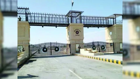 Pakistan İranla sərhəd keçidlərini bağlayır