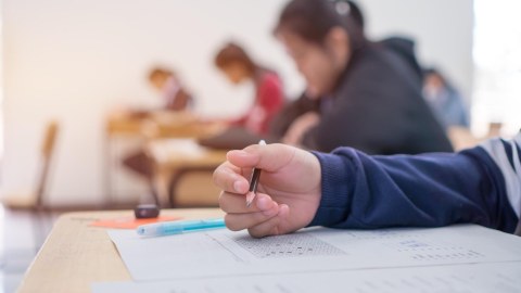 Bu 2 məktəbin heç bir şagirdi universitetə daxil olmayıb&nbsp;