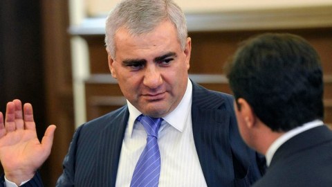Məşhur iş adamı İrəvanda SAXLANILDI