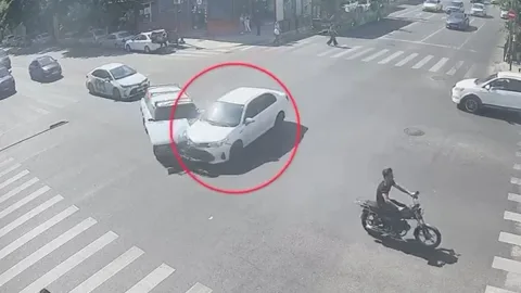 Bakıda qırmızı işıqda keçən sürücü dəhşət saçdı - ANBAAN GÖRÜNTÜLƏR