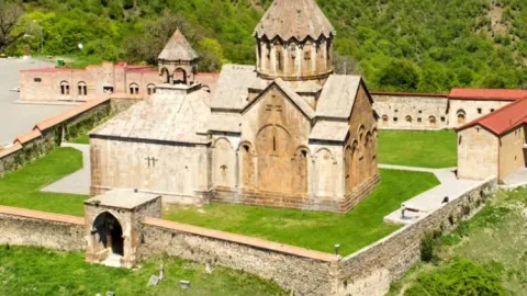 Daşlara yazılan yalan&nbsp;-&nbsp;Bir məbədin SİRRİ