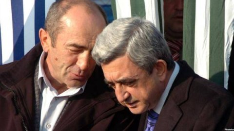 Ermənistan parlamentində Köçəryan və Sarkisyan İTTİHAM OLUNDU