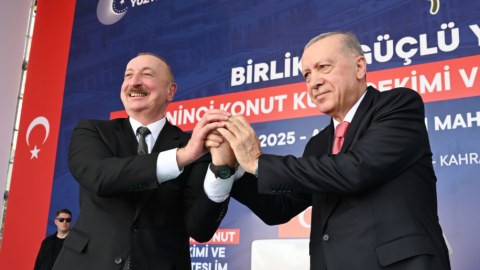 Marıxda yatanlar yuxuya,&nbsp;qardaşlar sevincə dalsın!