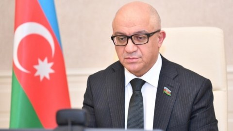 Deputata ağır itki