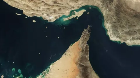 İran Silahlı Qüvvələri Hörmüz boğazının bağlanması məsələsinə baxır -&nbsp;XİN