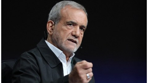 İran Prezidenti nazirlərlə görüşdü