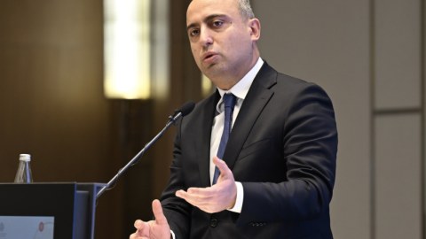 Nazir&nbsp;narazı müəllimlərə cavab verdi:&nbsp;&ldquo;Ədalətsiz qərar vermirik&rdquo;&nbsp;