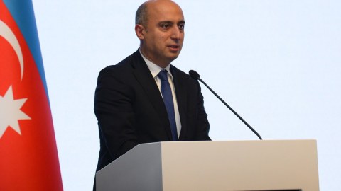 Müəllimin borcu oxumayan uşaqlarla işləməkdir - Emin Əmrullayev
