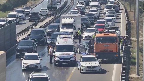 Dairəvi yolda qəza - Tıxac yarandı