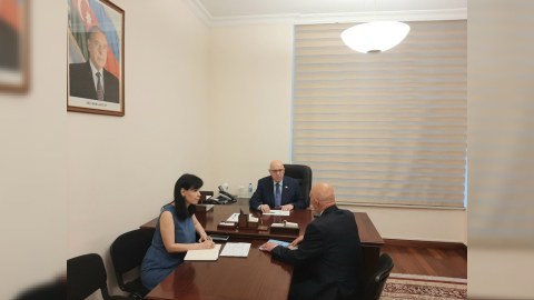 Əhliman Əmiraslanov parlamentdə vətəndaşları qəbul edib - FOTO