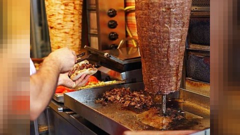 26 nəfərin zəhərləndiyi dönərxana BAĞLANDI