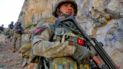 PKK Türkiyə hərbçilərinə hücum etdi - 10 yaralı