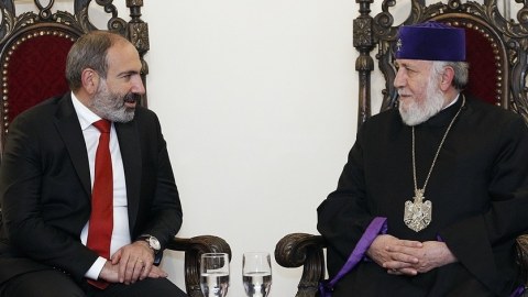 II Qaregin Erməni Apostol Kilsəsini tərk etməlidir! - Paşinyan