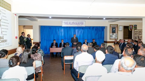 Rüstəm Xəlilov sakinlərin problemlərini dinləyib