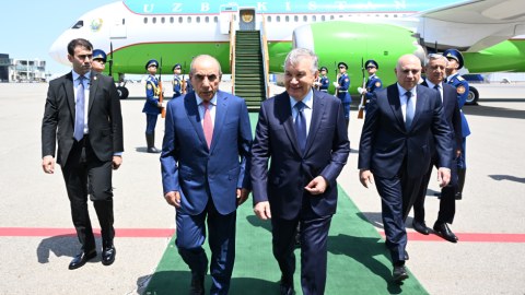 Mirziyoyev Azərbaycana gəldi - YENİLƏNİB