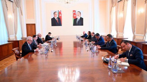 Əli Əsədov Ersin Tatarla müzakirələr apardı