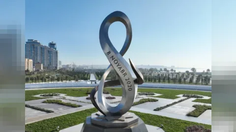 Şavkat Mirziyoyev Zəfər parkını ziyarət etdi