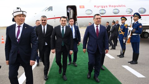 Qırğızıstan Prezidenti Füzuliyə gəldi