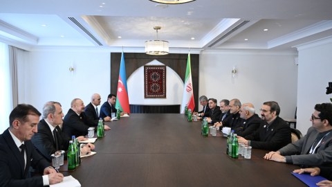 İlham Əliyevlə Pezeşkian Xankəndidə görüşüb