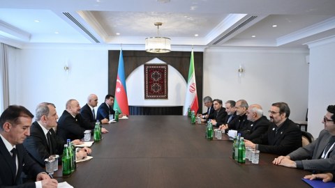 İlham Əliyevlə Pezeşkian nələrdən danışıb?