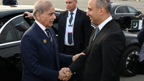 Şahbaz Şərif Azərbaycanı tərk etdi