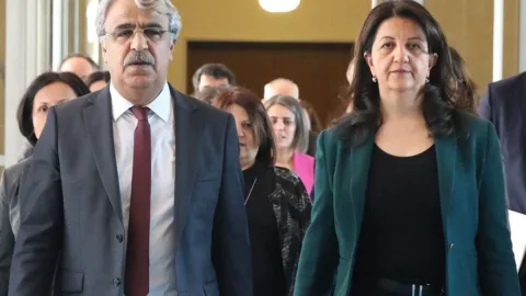 DEM partiyasının nümayəndələri Öcalanla görüşdü