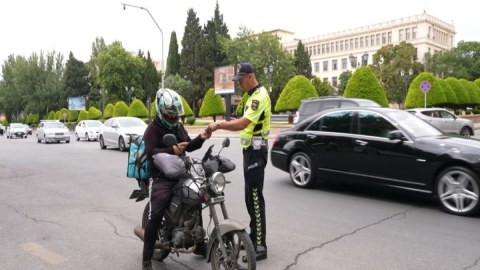 Yol polisi motosiklet və skuter sürücülərinə çağırış etdi
