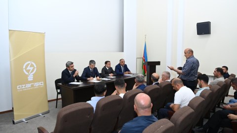 &ldquo;Azərişıq&rdquo; nümayəndələri Qusarda sahibkarlarla görüşdü&nbsp;-&nbsp;FOTO