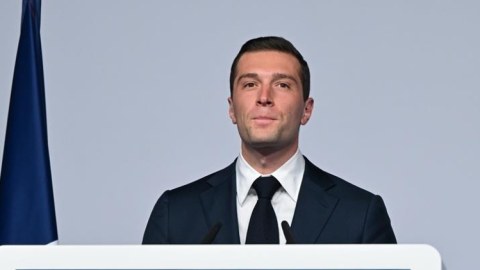 Fransada müxalif partiyanın ofisində axtarış aparıldı