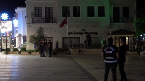 Türkiyədə daha bir bələdiyyə sədri SAXLANILDI