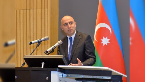Nazir rus dilli məktəblərin BAĞLANMASINDAN DANIŞDI