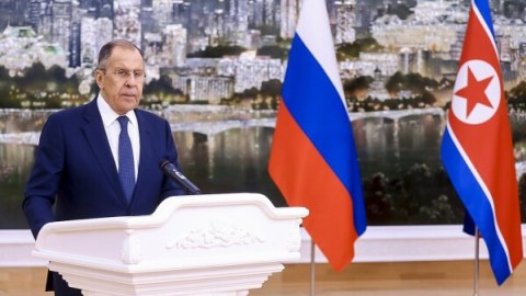 Lavrov Şimali Koreyaya getdi