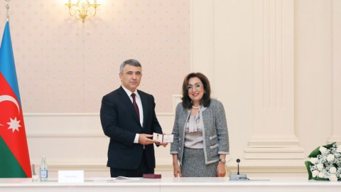 Ali Məhkəmənin hakimi&nbsp;təqaüdə yola salındı