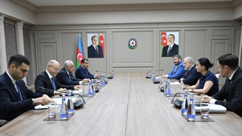 Əli Əsədov ukraynalı nazirlə&nbsp;müzakirə apardı