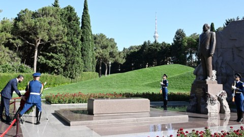 Suriya Prezidenti&nbsp;Fəxri xiyabanı ziyarət edib