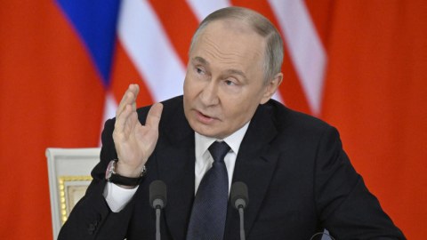 Putinin qəribə vərdişi - "Valideyinlərimdən qalıb"