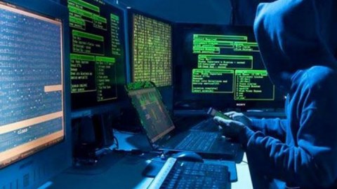 DTX&nbsp;kibercinayətkar dəstəni ifşa etdi - Fərdi məlumatları əldə edib satıblarmış