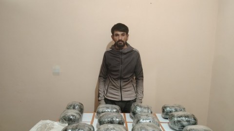 Azərbaycana narkotik keçirmək istəyərkən&nbsp;tutuldu
