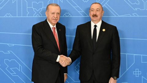 Azərbaycanla Türkiyə çiyin-çiyinə inamla irəliləyir