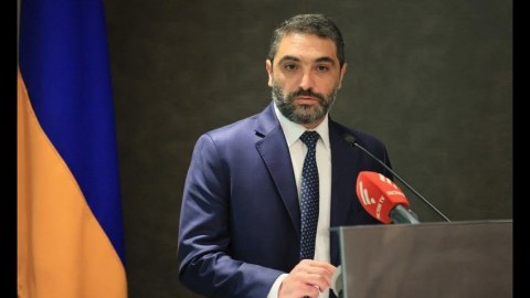 Ermənistanda nazir işdən çıxarıldı